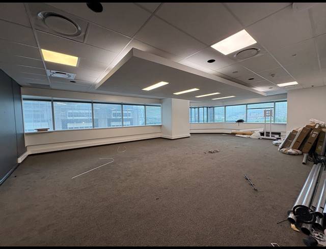 950M² OFFICE TO LET IN FORESHORE